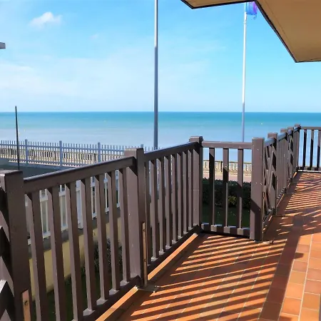 By Interhome Appartamento *