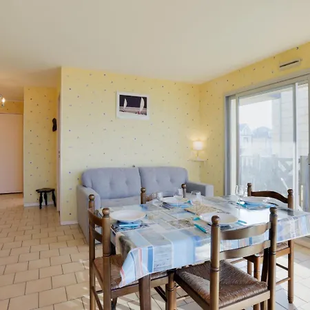 By Interhome Appartamento Cabourg